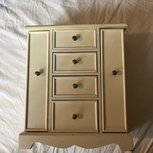 Kohl’s Jewelry Box